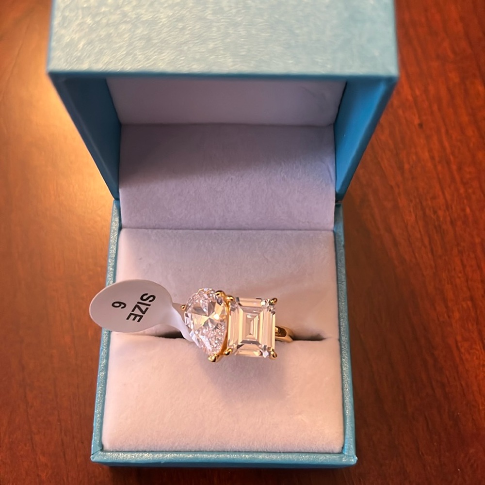 Victoria Emerson - NWT- Duo Gem Ring - Size 6 - Gold Band